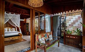Barong Bali Villa with Floating Breakfast